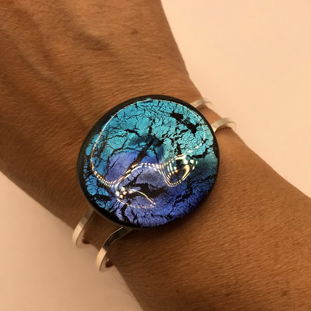 Silver-Tone Hinged Bracelet with Large Glass Disk Focal